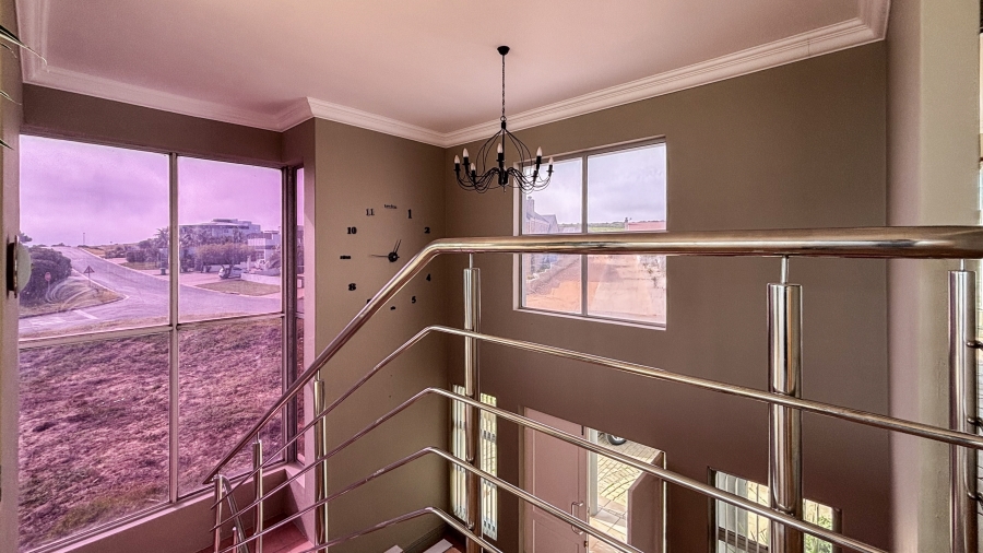 To Let 7 Bedroom Property for Rent in Myburgh Park Western Cape
